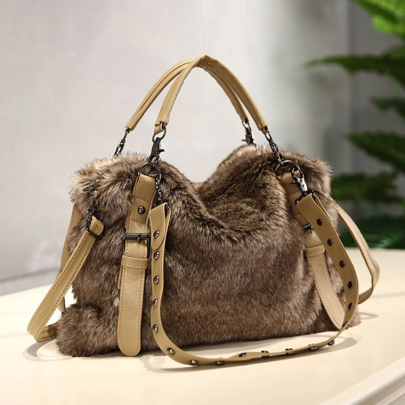 Woolen Velvet Women Trendy Ver - đánh giá và giá Women Bags Guess