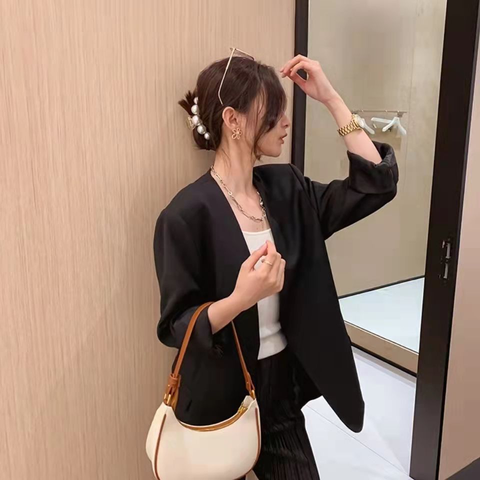 Small Carmpit Bag Female 2024  - đánh giá và giá Women Bags Guess